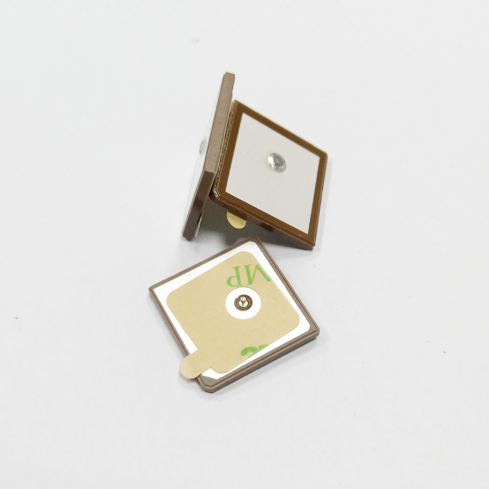 2020A陶瓷天線。